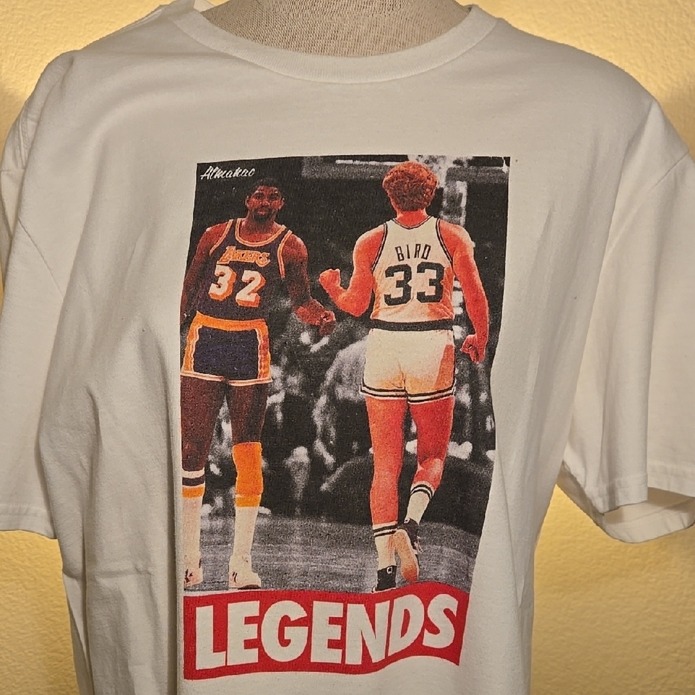 White Legends Graphic T-Shirt‎